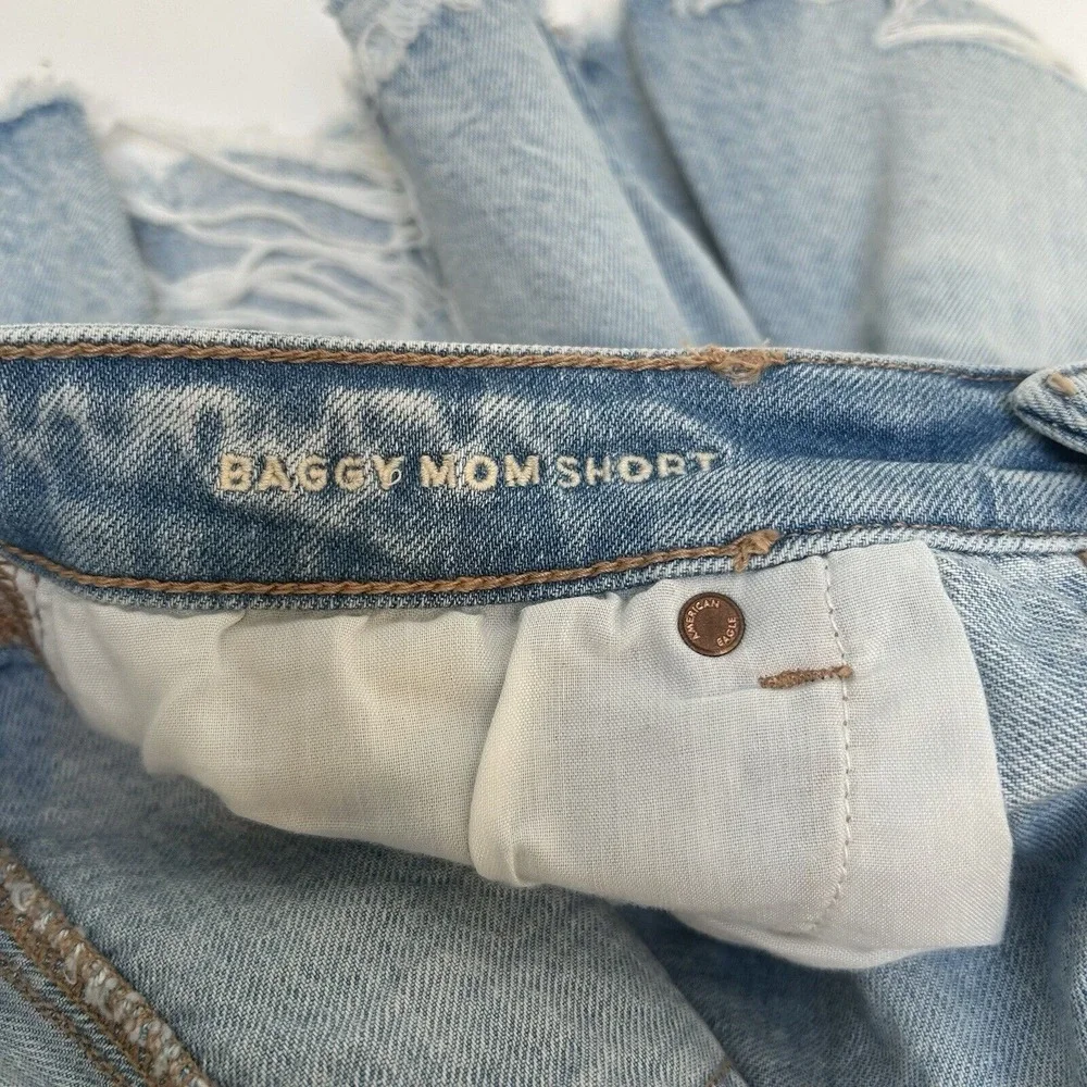 American Eagle NWT Light Denim Baggy Mom Jean Shorts‎ Stretch Waistband Size 12